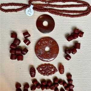 Semi precious stone & glass bead lot